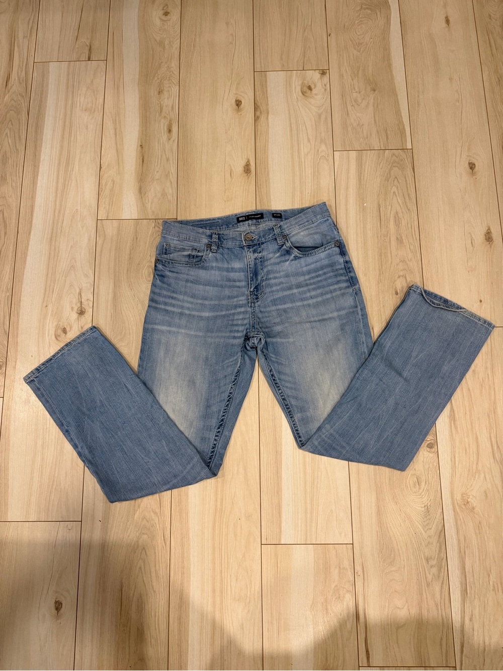 BKE Men's Straight Jeans in Light Blue Wash